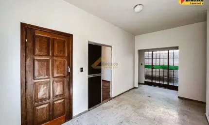 Casa à venda, 3 quartos, 1 suíte, 2 vagas, Esplanada - Divinópolis/MG