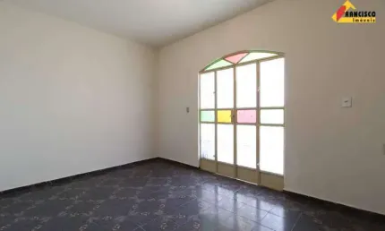 Casa à venda, 5 quartos, 2 vagas, Jusa Fonseca - Divinópolis/MG