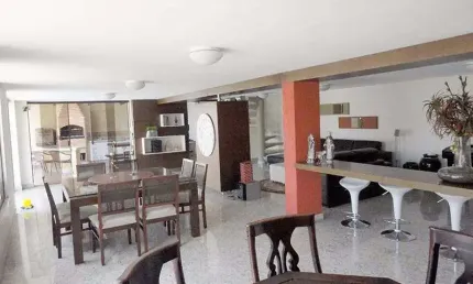 Casa à venda, 4 quartos, 2 suítes, 6 vagas, Centro - Divinópolis/MG