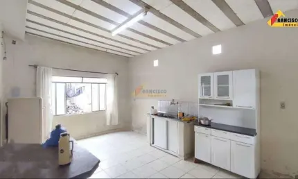 Casa à venda, 6 quartos, 2 vagas, Icaraí - Divinópolis/MG