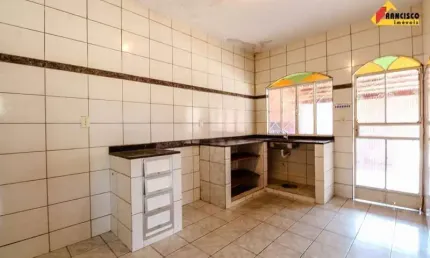 Casa à venda, 3 quartos, 3 vagas, Santa Rosa - Divinópolis/MG