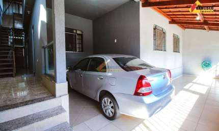 Casa à venda, 5 quartos, 2 suítes, 2 vagas, Sagrada Família - Divinópolis/MG