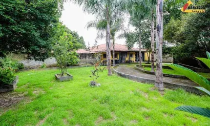 Casa à venda, 4 quartos, 3 vagas, Candelária - Divinópolis/MG