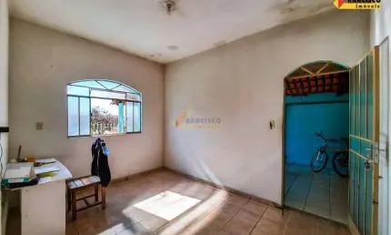 Casa à venda, 2 quartos, 2 vagas, Bom Pastor - Divinópolis/MG