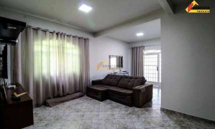 Casa à venda, 3 quartos, 1 suíte, 2 vagas, São José - Divinópolis/MG