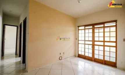 Casa à venda, 2 quartos, 2 vagas, Chanadour - Divinópolis/MG