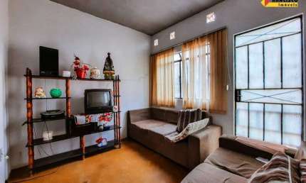 Casa à venda, 4 quartos, 1 vaga, Bom Pastor - Divinópolis/MG