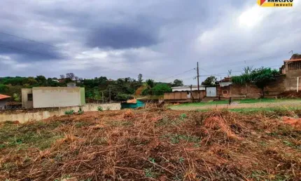 Terreno à venda no Oliveiras, Divinópolis 