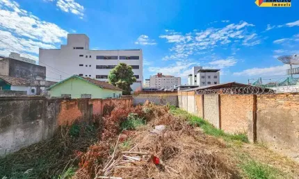 Terreno à venda no Centro, Divinópolis 