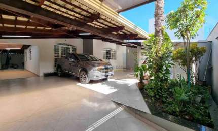 Casa à venda, 4 quartos, 1 suíte, 2 vagas, Belvedere - Divinópolis/MG