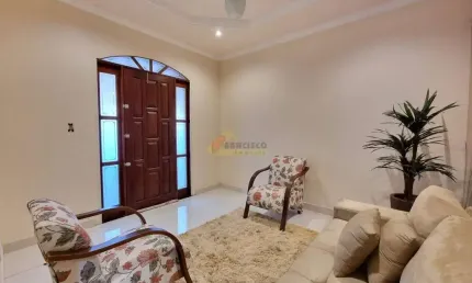 Casa à venda, 3 quartos, 2 vagas, Nossa Senhora das Graças - Divinópolis/MG