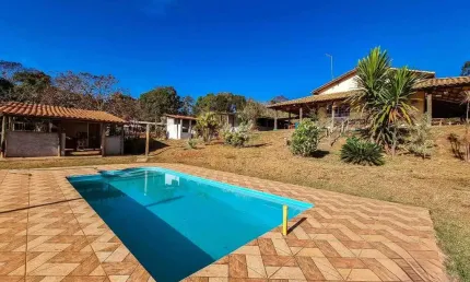 Sítio à venda, 3 quartos, 1 suíte, 2 vagas, Cacôco - Divinópolis/MG