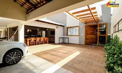 Casa à venda, 4 quartos, 1 suíte, 4 vagas, Bom Pastor - Divinópolis/MG