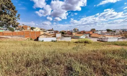 Terreno à venda no Manoel Valinhas, Divinópolis 