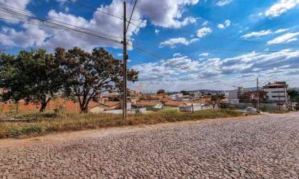 Terreno à venda no Manoel Valinhas, Divinópolis 