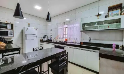 Casa à venda, 4 quartos, 4 vagas, Santa Rosa - Divinópolis/MG