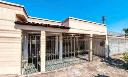 Casa à venda, 5 quartos, 1 vaga, Interlagos - Divinópolis/MG