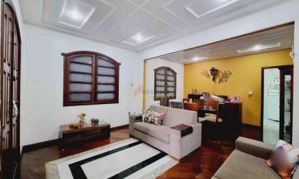 Casa à venda, 3 quartos, 1 suíte, 2 vagas, Planalto - Divinópolis/MG