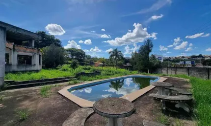 Casa à venda, 4 quartos, 4 suítes, Esplanada - Divinópolis/MG