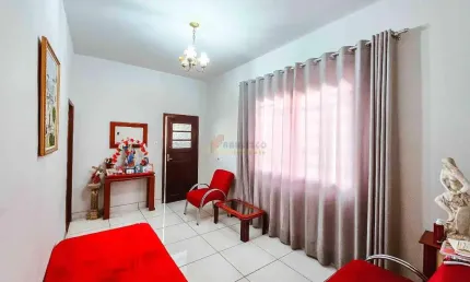 Casa à venda, 4 quartos, 1 vaga, Centro - Divinópolis/MG