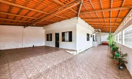 Casa à venda, 3 quartos, 1 suíte, 4 vagas, Santa Tereza - Divinópolis/MG