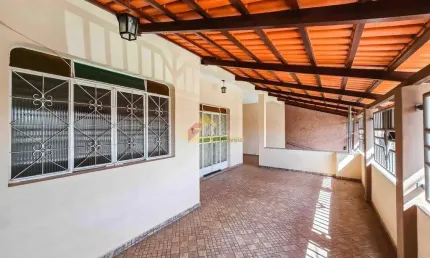 Casa à venda, 3 quartos, 1 suíte, 3 vagas, São Judas - Divinópolis/MG
