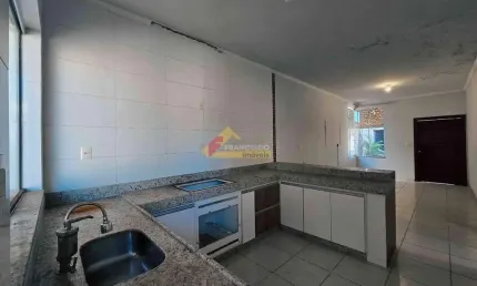 Casa à venda, 2 quartos, 1 suíte, 3 vagas, santa lucia - Divinópolis/MG