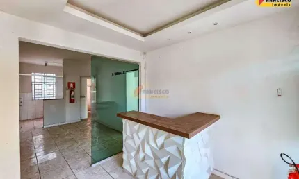 Casa Comercial à venda, 4 quartos, 1 vaga, Centro - Divinópolis/MG