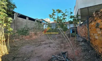 Terreno à venda no Bom Pastor, Divinópolis 