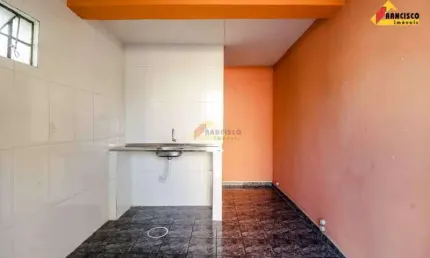 Ponto comercial para alugar no Santa Clara, Divinópolis 
