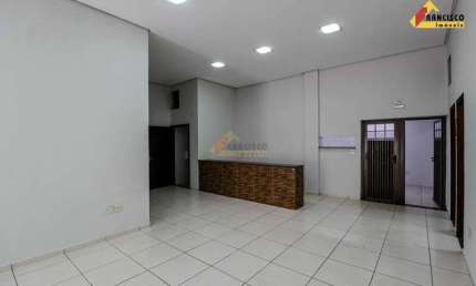 Ponto comercial para alugar no Bom Pastor, Divinópolis 