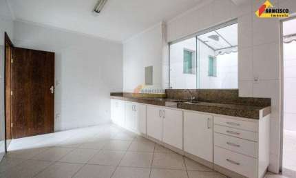Apartamento para aluguel, 3 quartos, 1 suíte, 1 vaga, Manoel Valinhas - Divinópolis/MG