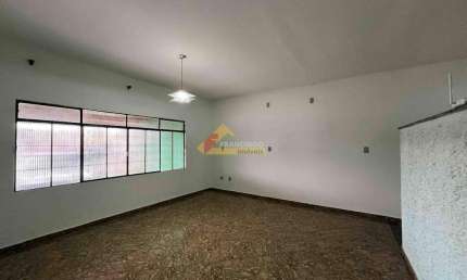 Casa com 3 quartos para alugar no Centro, Divinópolis 
