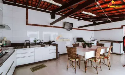 Casa para aluguel, 4 quartos, 1 suíte, 2 vagas, Centro - Divinópolis/MG