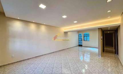 Casa para aluguel, 3 quartos, 1 suíte, 1 vaga, Planalto - Divinópolis/MG