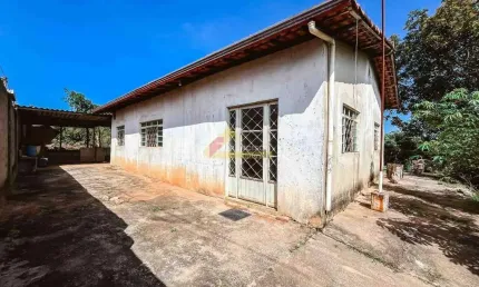 Casa com 3 quartos para alugar no João Paulo II, Divinópolis 