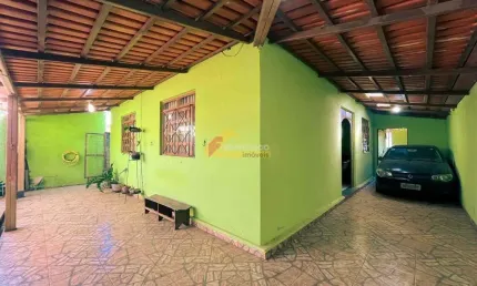 Casa com 3 quartos para alugar no Ermida, Divinópolis 
