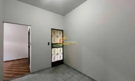 Casa com 3 quartos para alugar no São Judas Tadeu, Divinópolis 