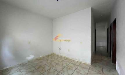 Casa com 3 quartos para alugar na Casa Nova, Divinópolis 