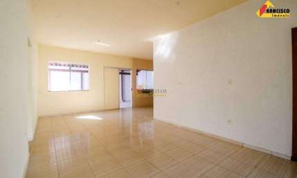 Casa para aluguel, 3 quartos, 3 vagas, Nova Holanda - Divinópolis/MG