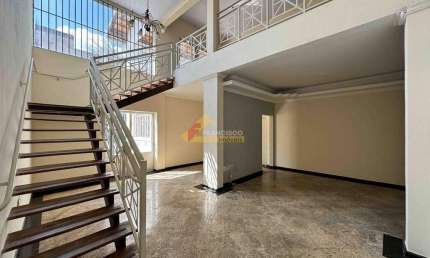Casa para aluguel, 6 quartos, 2 suítes, 2 vagas, Esplanada - Divinópolis/MG
