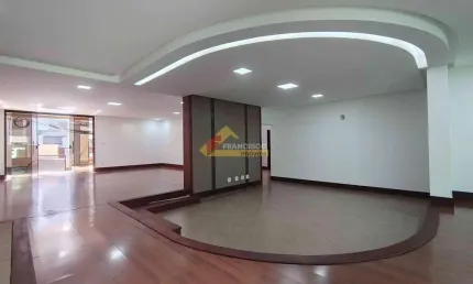 Casa para aluguel, 5 quartos, 3 suítes, 4 vagas, Centro - Divinópolis/MG