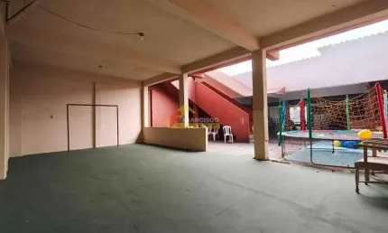 Salão para aluguel, 12 quartos, Porto Velho - Divinópolis/MG
