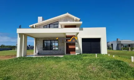 Casa em condomínio fechado com 3 quartos à venda na Rod. Pref. João Luiz Da Silva, 1181, Centro, Passo de Torres