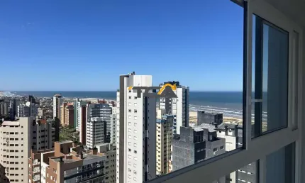 Localizado no centro da cidade de torres, o maui está a poucas quadras do mar.