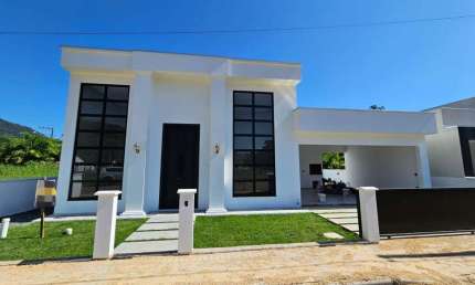 Casa para Venda em Guabiruba, Aymore, 3 dormitórios, 1 suíte, 2 banheiros, 2 vagas