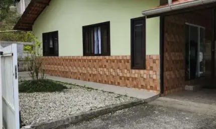 Casa para Venda em Brusque, SÃO PEDRO, 3 dormitórios, 1 suíte, 2 banheiros, 1 vaga