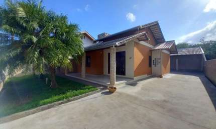 Casa para Venda em Brusque, Dom Joaquim, 3 dormitórios, 1 suíte, 2 banheiros, 2 vagas