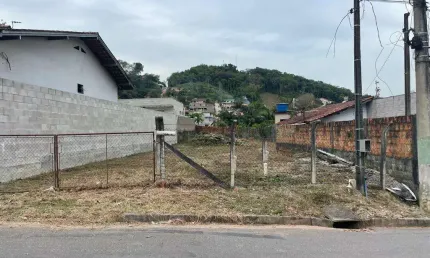 Terreno à venda no Bateas, Brusque 