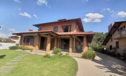 Casa para Venda em Guabiruba, CENTRO, 5 dormitórios, 2 suítes, 4 vagas